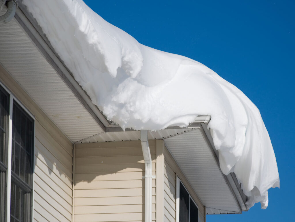 How to Prevent Snow and Ice Damage to Your Roof During the Winter